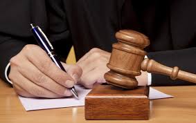 🔵 شکایت بیش از ۷۰ دختر از قاضی و وکیل قلابی