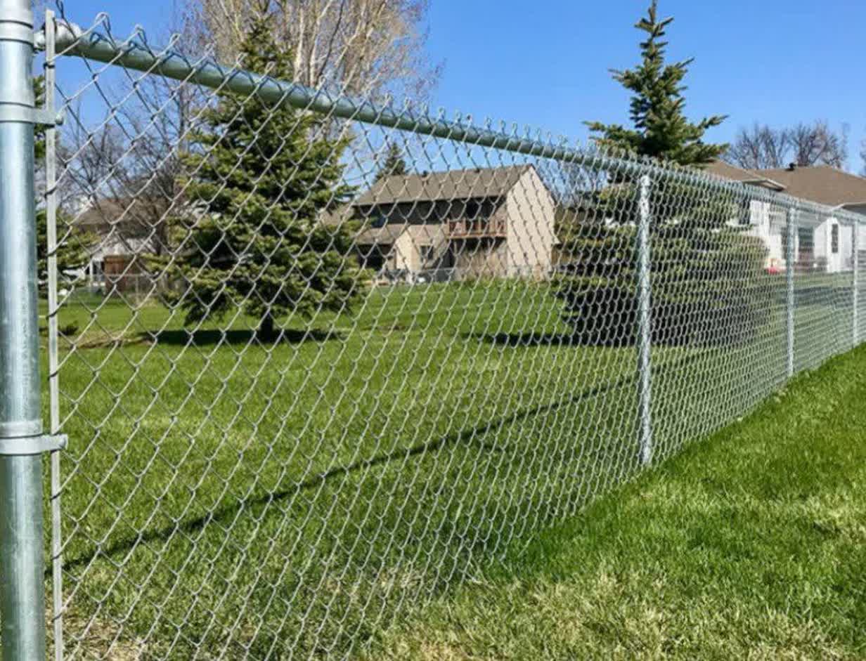 دیوار کشی در باغ شخصی!؟ 